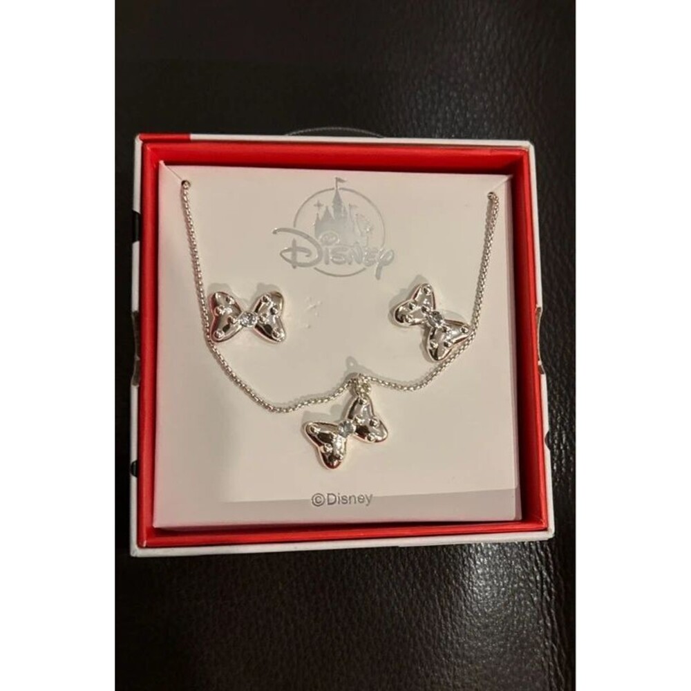 Disney Minnie Mouse Earrings & Necklace Set NWT